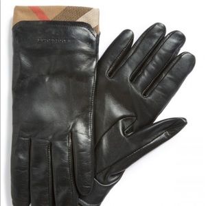 Burberry Women’s gloves